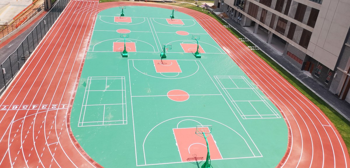 案例 | “新”建設(shè)，“民”所向。新民中學(xué)新運(yùn)動(dòng)場地已按時(shí)出色交付！ 原創(chuàng)： 星仔 Dynice中星體育 9月4日